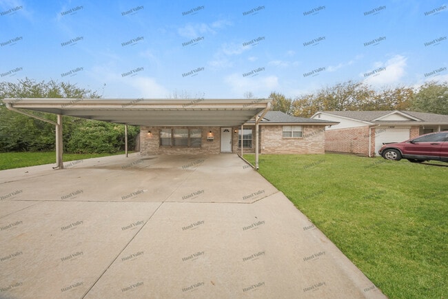 property at 1408 St George Ave