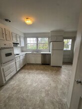 2316 Abbott Martin Rd in Nashville, TN - Foto de edificio - Building Photo