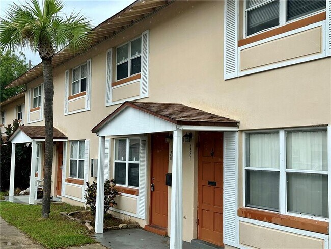 property at 1600 S Palmetto Ave