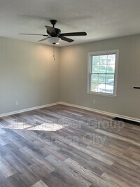 2912 Haskell Ave photo'