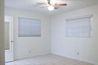 651 W 36th St in West Palm Beach, FL - Building Photo - Building Photo
