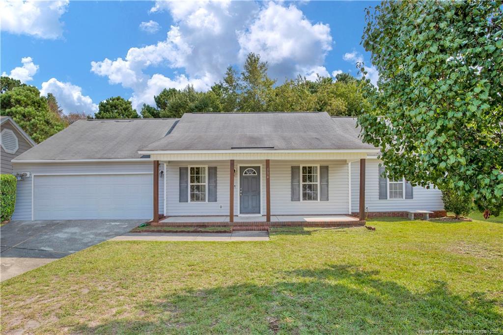 514 Sunpointe Dr in Hope Mills, NC - Building Photo