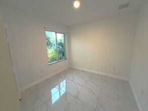 350 Justice Ave in Lehigh Acres, FL - Building Photo - Building Photo