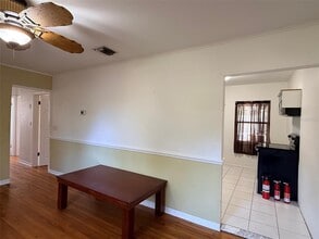 1400 Alhambra Way S in St. Petersburg, FL - Foto de edificio - Building Photo