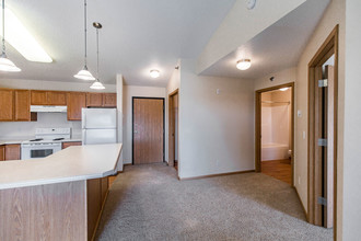 Sunset Ridge Apartment Community in Bismarck, ND - Building Photo - Building Photo