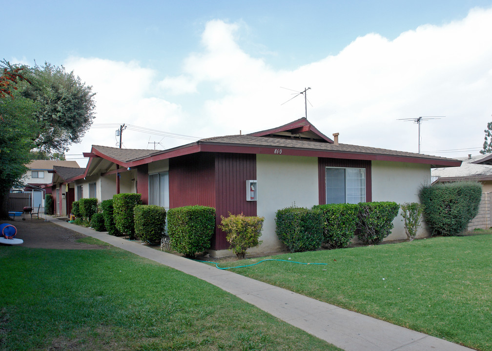 860 S Sherman Ave in Corona, CA - Building Photo