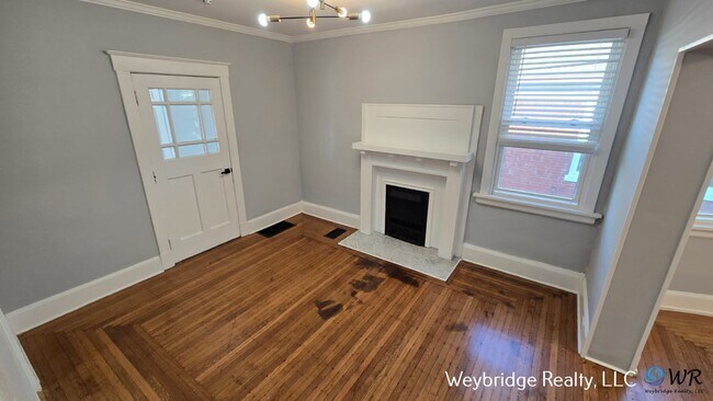 923 Rogers Pl in Cincinnati, OH - Building Photo - Building Photo