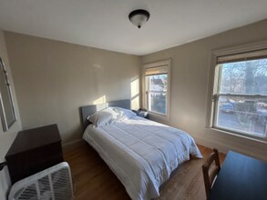 7 Hope St in Lincoln, RI - Building Photo - Building Photo