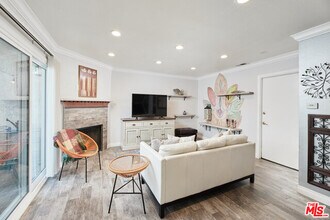 2300 Carnegie Ln-Unit -5 in Redondo Beach, CA - Building Photo - Building Photo
