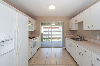 4652 Ardale St in Sarasota, FL - Building Photo - Building Photo