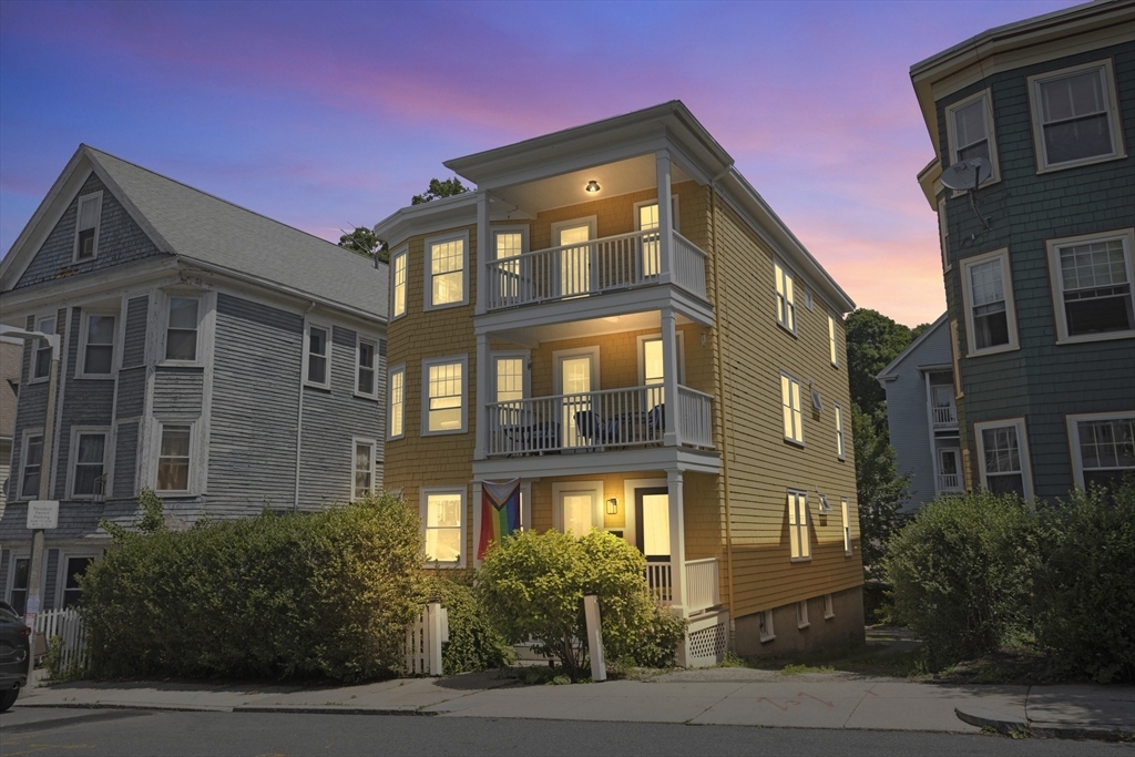 70 Woodlawn St in Boston, MA - Foto de edificio