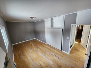 152 N Pearl St, Unit B in Berlin, WI - Foto de edificio - Building Photo