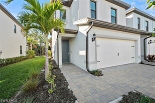 4274 Sonoma Oaks Wy in Naples, FL - Building Photo