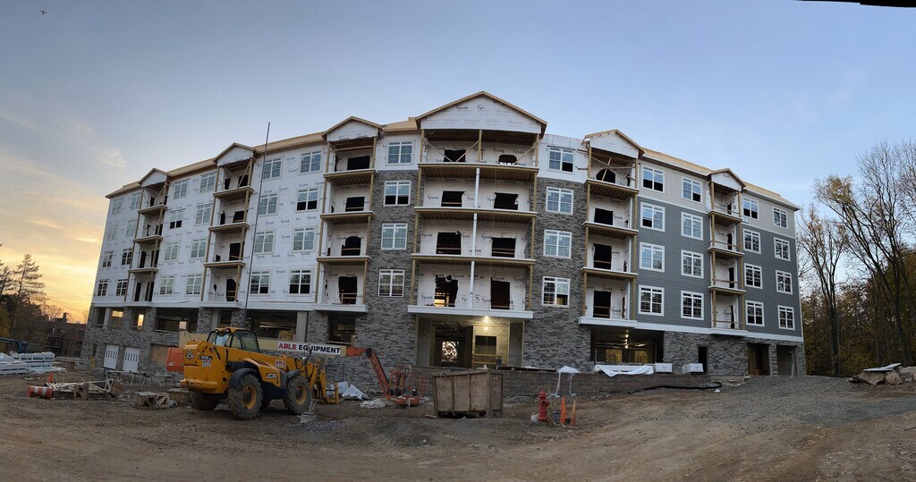 Luxury Modern 1 & 2 Bedroom Apartment Homes Suffern, NY Apartments