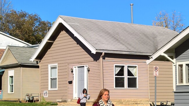 property at 447 S Henderson St