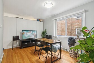 8613 Trumbull Ave in Skokie, IL - Building Photo - Building Photo