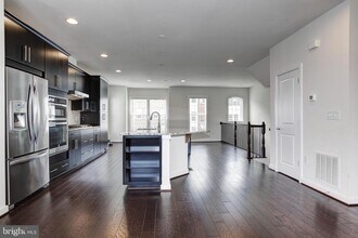 19978 Abram Ter in Ashburn, VA - Building Photo - Building Photo
