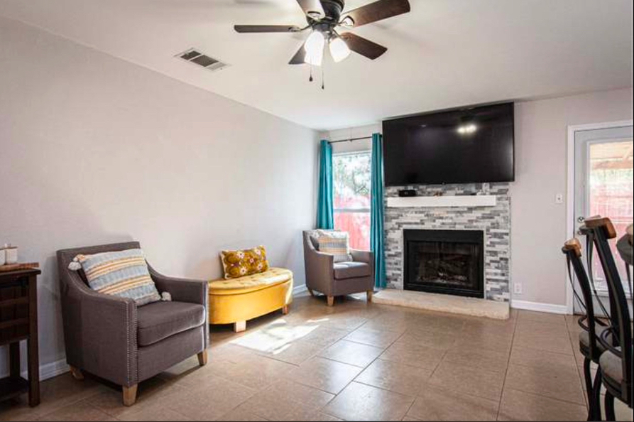2203 Red Fox Rd in Austin, TX - Building Photo