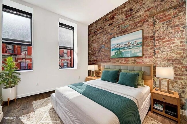 248 Broome St in New York, NY - Building Photo - Building Photo