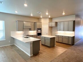 9807 Viola Ave in Lubbock, TX - Building Photo - Building Photo