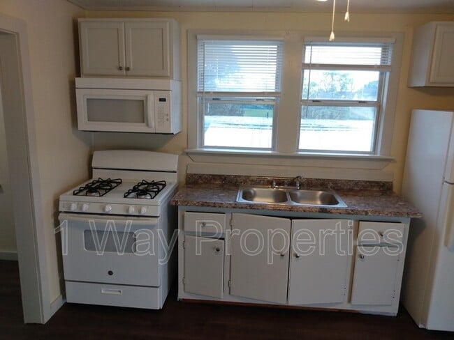 property at 1119 Hickory St