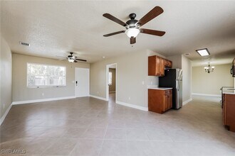 18663 Van Nuys Cir in Port Charlotte, FL - Building Photo - Building Photo
