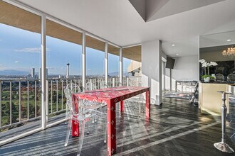 3111 Bel Air Dr, Unit 1 in Las Vegas, NV - Building Photo - Building Photo