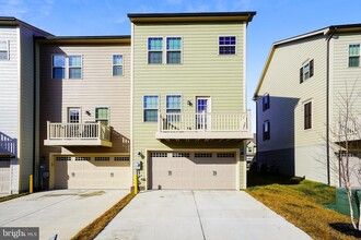 18187 Red Mulberry Rd in Dumfries, VA - Building Photo - Building Photo