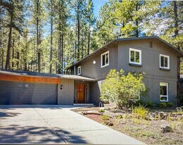 1455 W University Heights Dr N in Flagstaff, AZ - Building Photo