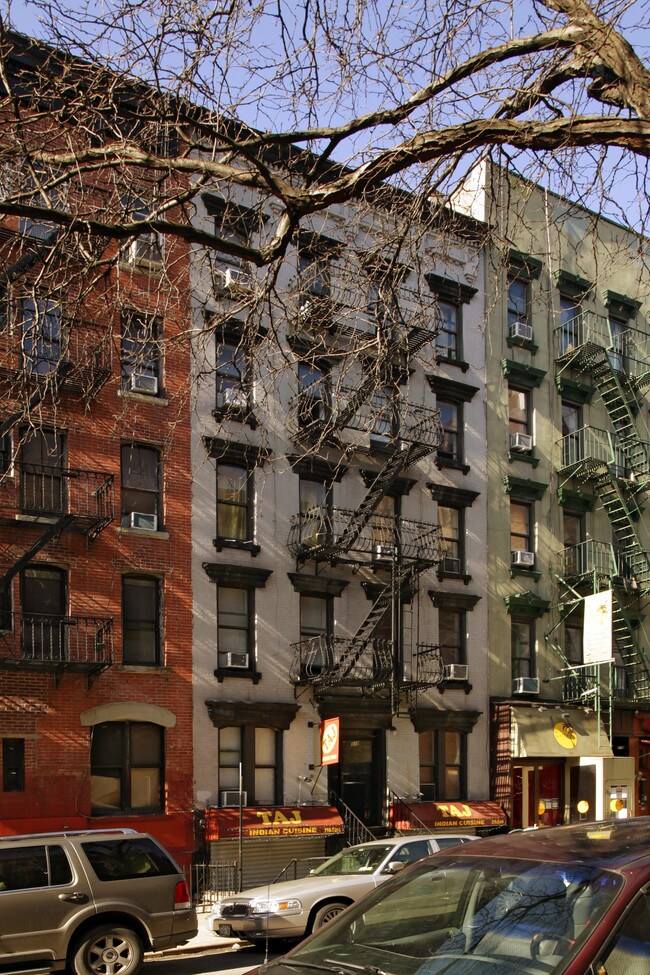 310 E 6th St in New York, NY - Building Photo - Building Photo