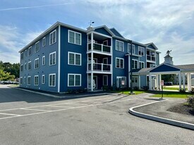 2-4 Diane Way in Windham, ME - Building Photo