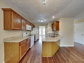 3625 Bentfield Dr in Antioch, TN - Foto de edificio - Building Photo