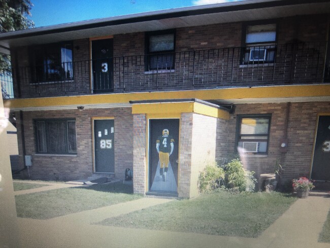 2032 S Oneida St, Unit 1 in Green Bay, WI - Building Photo - Building Photo