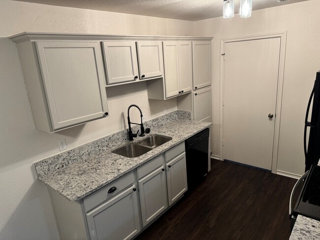 203 San Angelo Ave in Benbrook, TX - Building Photo - Building Photo