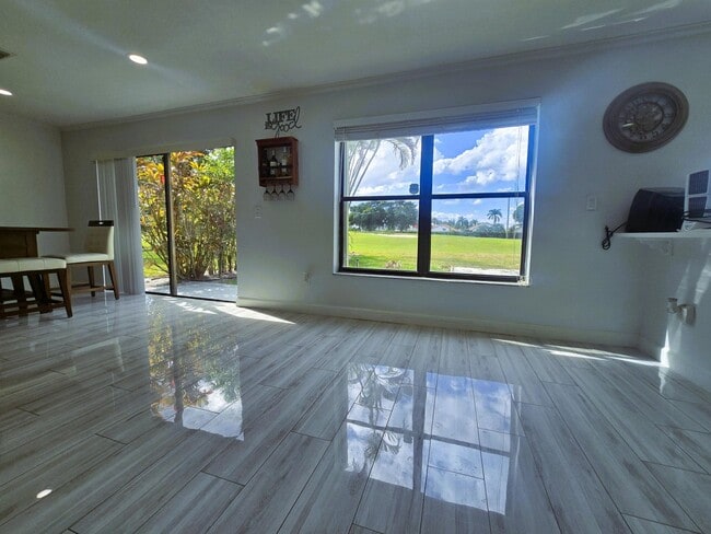 5885 Northpointe Ln in Boynton Beach, FL - Building Photo - Building Photo