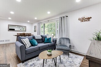 1300 Wichita Dr SW in Atlanta, GA - Building Photo - Building Photo