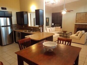 2714 McCart Ave in Fort Worth, TX - Building Photo - Building Photo