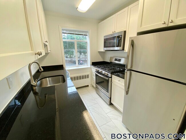 86 St Paul St in Brookline, MA - Building Photo - Building Photo
