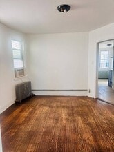 33 Clinton Ave in Staten Island, NY - Building Photo - Building Photo