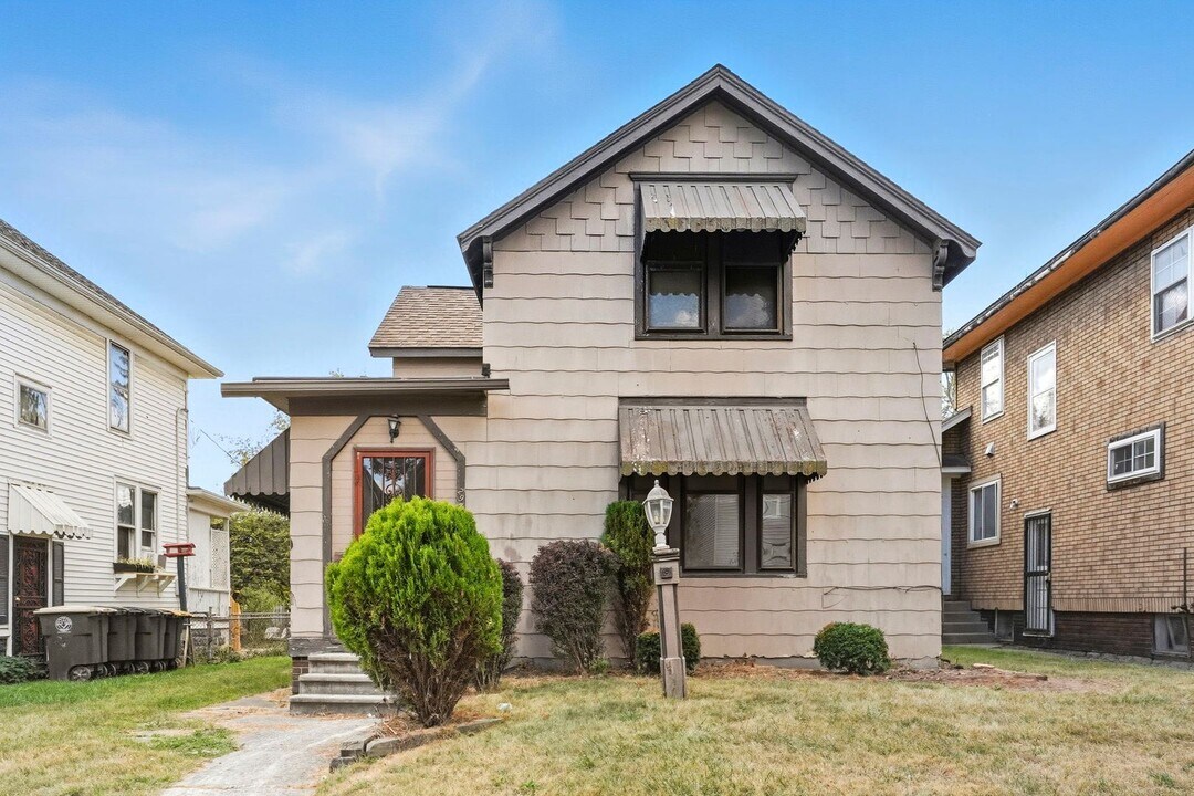 2940 Weisser Park Ave in Fort Wayne, IN - Foto de edificio