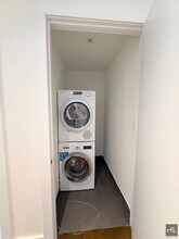 Large newly renovated 2 bed 2 bath - WEST in New York, NY - Building Photo - Building Photo