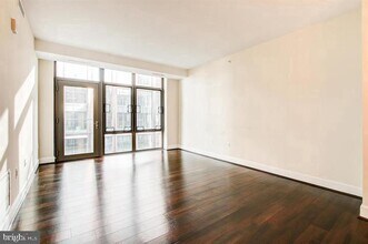 7171 Woodmont Ave in Bethesda, MD - Building Photo - Building Photo