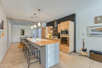 4737 N Scottsdale Rd in Scottsdale, AZ - Building Photo - Building Photo