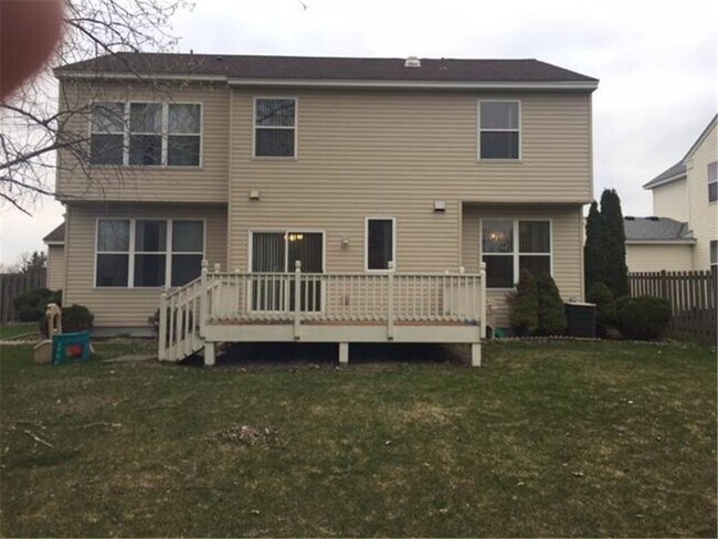 967 Earley Lake Curve in Burnsville, MN - Building Photo - Building Photo