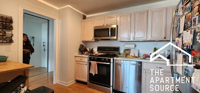 2800 DuSable Lake Shore Dr in Chicago, IL - Building Photo - Building Photo