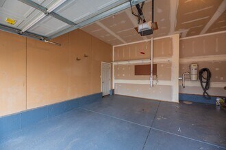 517 Minneha Ave in Andover, KS - Building Photo - Building Photo