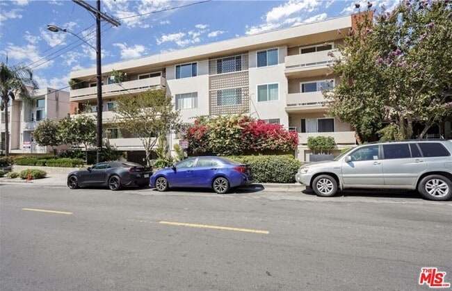 property at 1955 Tamarind Ave