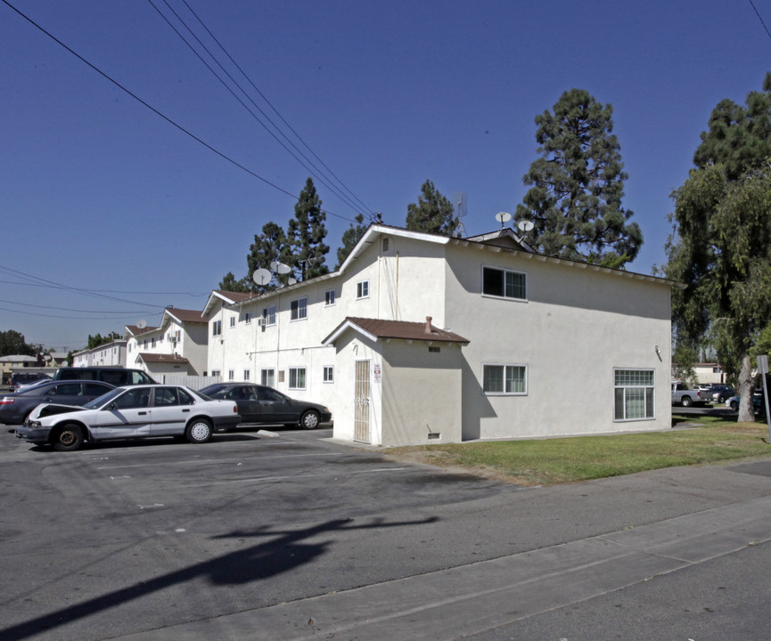 12591 Kensington Ln in Garden Grove, CA - Building Photo