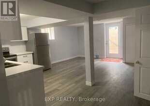 2054 Kingsridge Dr in Oakville, ON - Building Photo - Building Photo