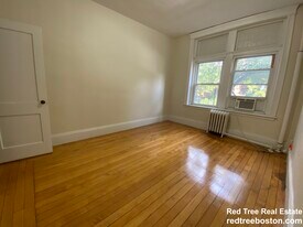 1822 Beacon St, Unit 2 in Brookline, MA - Building Photo